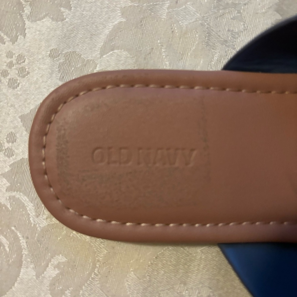 ❤️2/$15 or 3/$21❤️ Old Navy Faux Leather Link Strap Slip-on Sandals, Size 9 - Picture 6 of 10